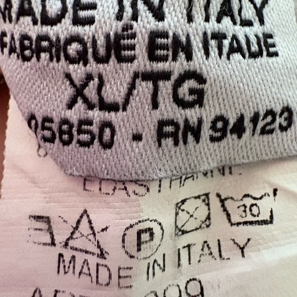 Femme Fatale Abstract Print Long Sleeve Top - Picture 6 of 6